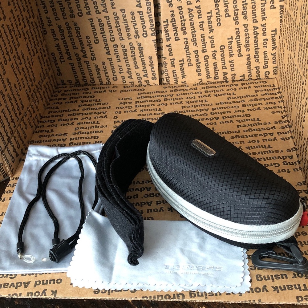 Torege Sport Sunglass Hard Case Zip-up with Accessories / Lens Replacement